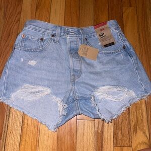 LEVI’S women’s denim shorts - NEW W TAGS